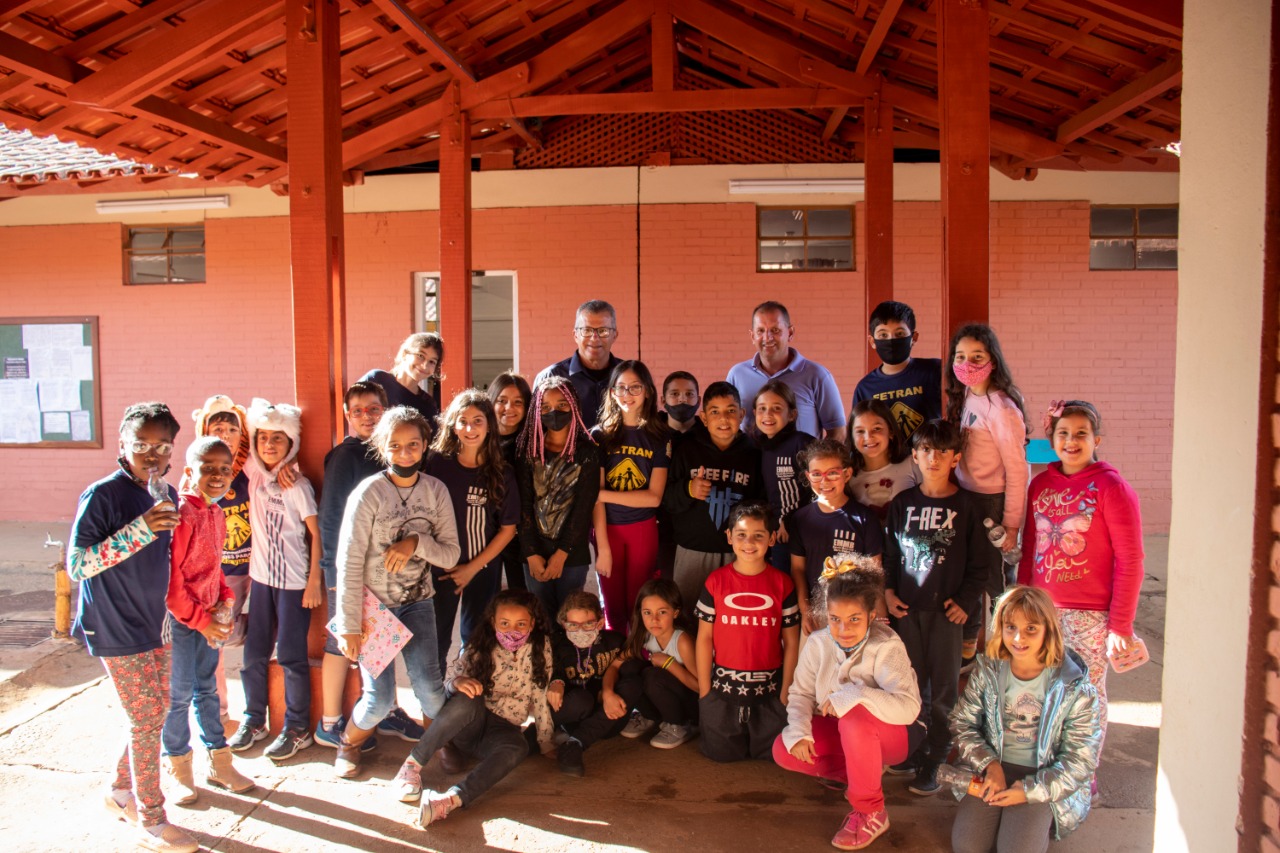 Prefeitura de Pouso Alegre entrega para as escolas novos jogos interativos  - ALÔ ALÔ CIDADE